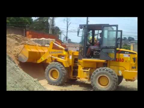 Carregadeira Liugong 816 soma tratores trabalhando.f4v
