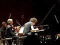 giovanni allevi e l'orchestra dei virtuosi italiani eseguono prendimi durante l'evolution tour a bolzano il 13/07/08
