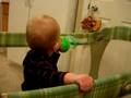 videos de Brett Playing In His Pack n Play