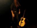 Newton Faulkner swaps guitars (Live @ Tivoli) Newton Faulkner swaps guitars (Live @ Tivoli)