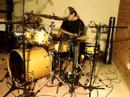 na hora do alm��o,olhem o meu amigo guilherme santana papando a bateria.
:d