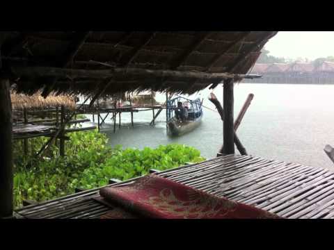 video: pikniks uz upes pie Kien Svay