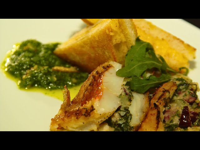 Sandwich mit saftig gebratener Rotbarbe und Polentabrot