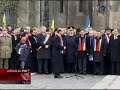 Preşedintele Traian Băsescu a participat sâmbătă la Alba Iulia la ceremoniile dedicate înfăptuirii Marii Unirii, eveniment de la care se împlinesc 90 de ani. Şeful statului a depus coroane de flori la statuile lui Mihai Viteazu şi Avram Iancu.Şeful statului a fost întâmpinat de autorităţi şi de sute de localnici.La ceremonie a participat şi regimentul de gardă şi protocol Mihai Viteazul.