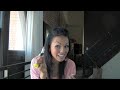Česa ta ženska nima v torbici? http://youtu.be/7In1MHAFKGE ... kolk kg mora okol stalno vlačih, boga reva.