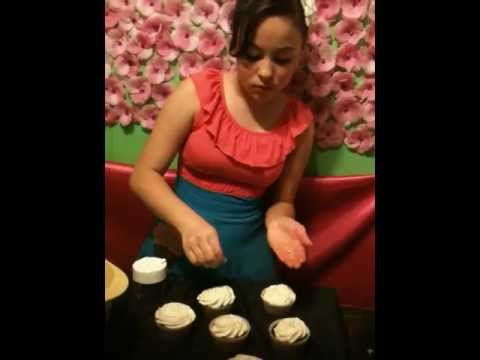 how to whiten buttercream icing