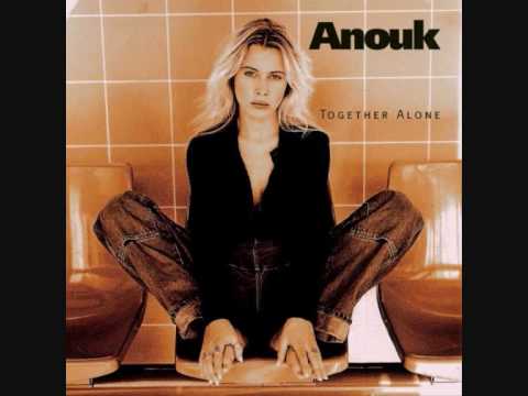 Tekst piosenki Anouk - It's a shame po polsku