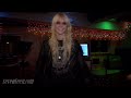 seventeen got a sneak peek of taylor momsen recording her new album. find out what she names her instruments and how she describes her on-stage style! seventeen video: www.seventeen.com seventeen magazine: www.seventeen.com subscribe to seventeen: subscribe.hearstmags.com -