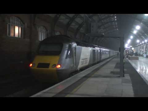 43307 and 43300 on 1S19 at Darlington