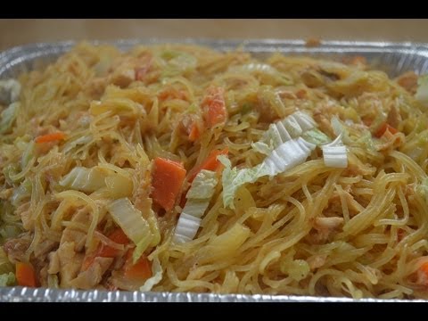 Lutong Pinoy - http://www.filipino-recipes-lutong-pinoy.com - Try this tasty pancit bihon recipe! It's made with lechon manok! love it!