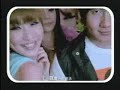 《不潮不用花錢》 詞：林怡鳳（Rap:JJ） 曲：林俊杰RAP：Hey Greedy, don't fret What you see is what you get You name it , I have it What you see is what you get 左左左左偏左就用左手生活就不用想太多怦怦怦怦心動張開眼睛就記得當下的強烈有時靈光一閃而過牛頓也吃蘋果我的念頭不太啰嗦限時間能入座請你不要到處叩叩潮流需要摳摳不小心就沒摳摳用力到處扣扣花掉所有摳摳錢買不到絕活你說聽說聽說你聽誰說跟著亂走鬧哄哄通通通通普通普通如果不懂不要隨便拒絕RAP：Little chick having chips on my sofa Bearbricks take s shit on my sofa Sumdge babies lying on my sofa Neighborhoods and Kiks singing 'SO-FA'