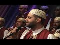 هذه الأناشيد النبوية خالية من الآلات الموسيقية المحرمة. وهي أناشيد اسلامية تذكر الناس بالآخرة وبـحب الله وبحب النبي صلى الله عليه وءاله وصحبه وسلم. فمدح النبي عبادة لله وتقرب. ويجوز التوسل بالنبي وهذا علمه النبي للصحابة رضوان الله عليهم كما في حديث الأعمى وحديث عبد الله بن عمر الذي رواه البخاري والتوسل بالعباس وغيرها من الأحاديث الصريحة بجواز التوسل بالنبي.وهذه الأناشيد والموالد ليست محرمة كما تدعي فرقة 