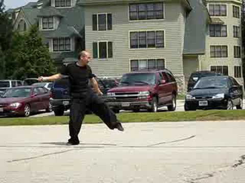 Straight Sword - Yao Li of Boston Kung Fu Tai Chi Institute performs a Drunken Straight Sword form. School site: http://www.taichi.com.