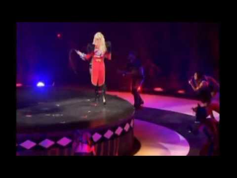 Britney Spears-begins her Circus