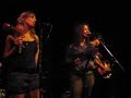 Leela + Vanessa e Mauro (Ludov) - I feel it all - Feist