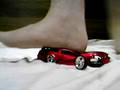 videos de Mustang Crushed With Sneakers