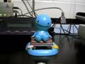 (uploaded by fbreve)&nbsp;Solar Powered Shaking and Nodding Desktop Toy