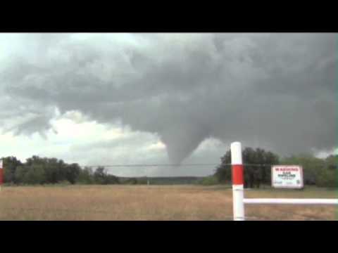 Raw: Storm Chasers Catch Deadly Texas Twisters