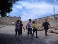 en el castillo de sagunto cantando la cancion verano 08! asi me gusta alumnos! jejejeje
arriba tomas de torrejon y velasco!