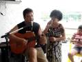 o grupo sir john lenon cantando mais uma com aracy de almeida no dia 25/12/2008 tudo passar� de nelson ned