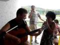o grupo sir john lenon cantando mais uma com aracy de almeida no dia 25/12/2008 tudo passar� de nelson ned