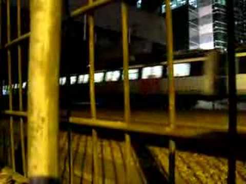 港鐵(前九鐵)MLR列車駛離旺角東站