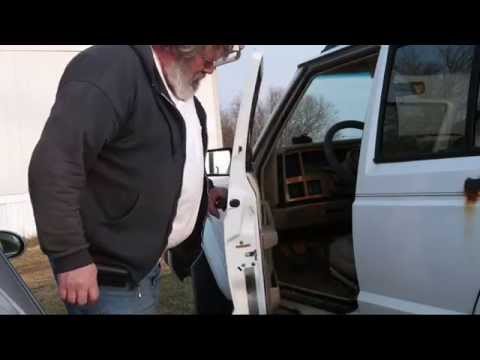 how to unjam a car door