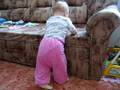 videos de Terezka si poprve sama stoupa
