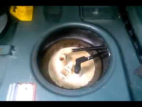 SAAB VIP – 900 Classic Fuel Pump Removal Part 1