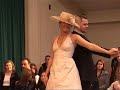 DEFILE DE MODE