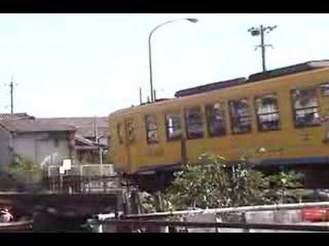島原鉄道南島原にてボートがくぐる時にちょうど列車が!?