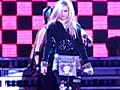 Avril concert starts with \" Girlfriend\" in Regina
