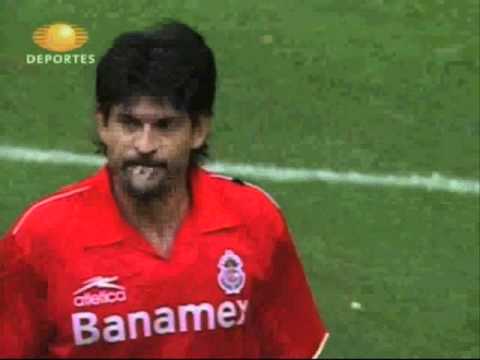 6 0 - Se vivía uno de los mejores goles de conjunto.