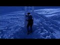 Proyecto Fondart 2004, Area Danza.Coreografía e Interpretación: Mauricio Barahona / Daniela CeaRealización Audiovisual: Carlos Dittborn - Rodrigo VenegasHipotermia es una reflexión en torno a lo vulnerable que es el ser humano. Dos sujetos que están muriendo congelados deliran con un espacio cerrado, cobijado. Tres espacios son los que se usan para presentar esta obra, una montaña con nieve, una casa antigua y bajo el agua. La progresión de danza, imagen y música los muestra sucumbiendo ante el frío. Estreno: Marzo 2005.