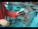 Hobelmesserköpfe fürHochleistungshobelmaschinenNeues Schnellspannsystem für höchste Anforderungen. Dieses innovative Spannsystem für Hobelmesser ist das Resultat langjähriger Entwicklung.Da bei LEDINEK an Qualität und Sicherheit höchste Anforderungen gestellt werden, lassen wir auch bei unseren Werkzeugen keine Kompromisse zu. Alle Hobelwellen und Hobelköpfe inklusive Hydrospannbüchsen werden in der hauseigenen Produktion gefertigt und montiert.Dieses neue Spannsystem wurde nach vielen internen Tests auch von der MPA Stuttgart geprüft und zugelassen.Cutterheads for highperformance planing machines The new quick  clamp system for sophisticated woodworking technology is a result of many years of development and innovative work.LEDINEK is known to make high demands on quality and safety so even with our tools no compromises are allowed. All planing spindles and planer heads including hydraulic clamping bushings are a product of our own engineering and manufacturing.This new clamping system has been, after numerous tests performed by our experts, also inspected and approved by MPA in Stuttgart.