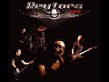 Historia de REYTORO Reytoro: banda formadaen el año 98 por Fabián Furtado en vocales, Norberto Arriola en guitarra, Fernando Alfaro en batería y Giampaolo Giaimo en bajo, mas tarde sustituido por Francisco Fatoruso, Luego de algunas grabaciones y otra vez el alejamiento del bajista, la banda queda inactiva. Después de varios meses reanuda sus actividades, ahora con Enzo Broglia en el bajo y coros, con el cual llegan al ansiado debut. En un show inolvidable junto a la banda argentina Malon en ...