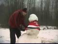 videos de How To Build a Snowman : How to Dress a Snowman
