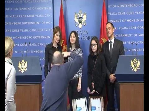 Award of prizes to the students on the occasion of the International Day of Girls in ICT
