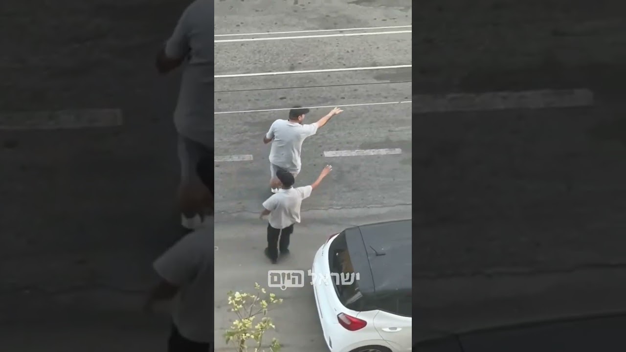 קטטה אלימה פרצה בין שני אבות מחוץ לגן ילדים בבאר שבע לאחר שאחד מהם האשים את השני כי בנו היכה את בתו