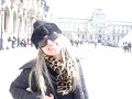Alessandra Militello no museu do louvre