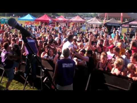 THE BOTS w/ STREET DOGS  