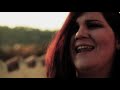 Musica, la forza e il coraggio delle donne nel videoclip di Chiara Ranieri
