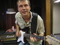 Pappa spelar gitarr