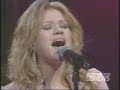 Kelly Clarkson - Behind These Hazel Eyes (Regis and Kelly)