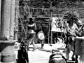 tras la iglesia