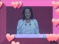 avec s�gol�ne pr�sidente, l'amour et la paix r�gneront sur la terre. votez pour la gentille contre le m�chant. votez pour la tendresse, votez candy.