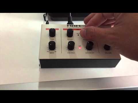 MAM MB33 - povedený klon Rolandu TB-303 | ADSR.cz