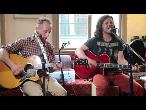 Calder & Hartmann - Half The World Away, Oasis
