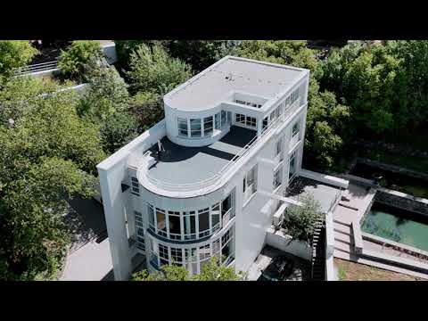 Video Luxusní vila u Prahy – výjimečné soukromí, architektura a 6 000 m² zahrady v Podlešíně