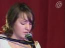 Mallu Magalhães canta Xylophones no Poploaded do iG